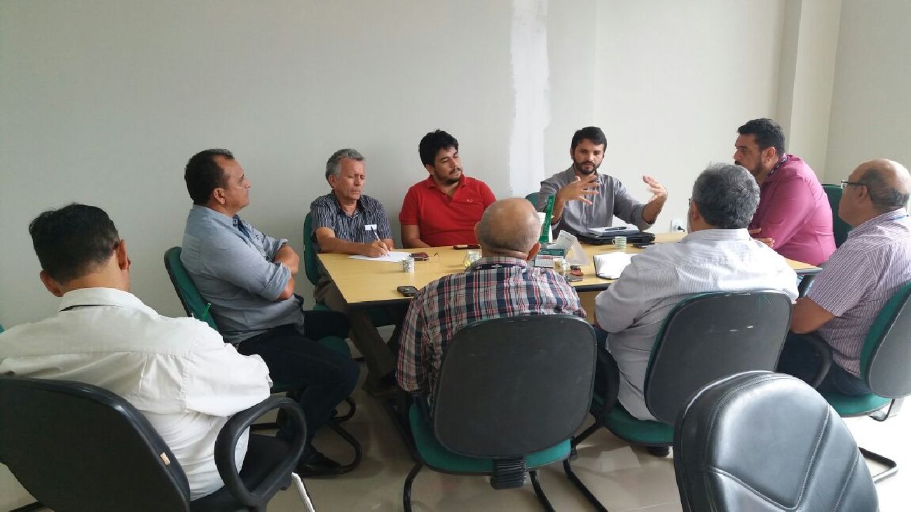 Na reunião foi definida a necessidade de levantamento topográfico da área