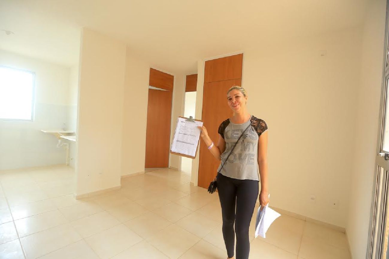O futuro morador deve preencher um formulário onde avalia as condições do local. Se observar algo que precisa ser reparado, será realizada a revisão e conserto até a data de entrega do imóvel.
