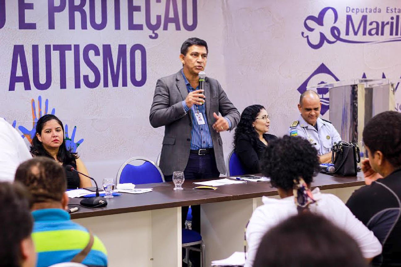 Valdinei Amanajás explicou às lideranças de que forma o governo tem atuado para melhorar o fornecimento de água