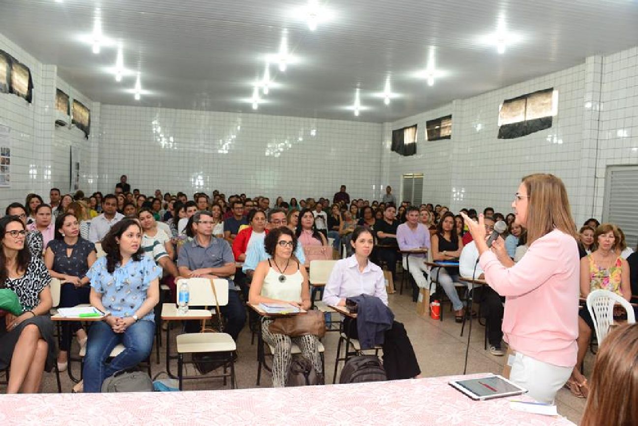 Capacitação iniciou nesta segunda-feira e reúne os profissionais que vão atuar nas oito Escolas em Tempo Integral no AP