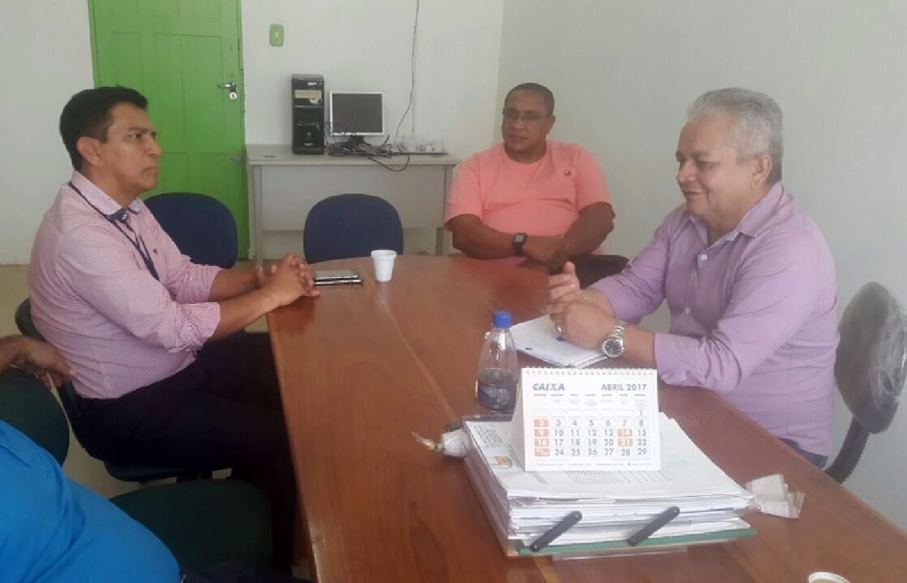 Equipe técnica da Caesa se reuniu com prefeito de Amapá e apresentou planejamento da empresa para melhorar o serviço no município.