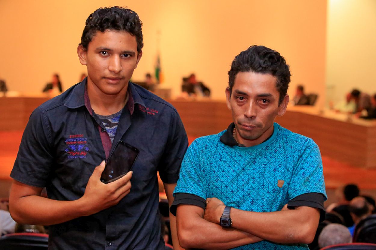 Castanheiros Francinaldo Ribeiro e Pedro Neto comemoraram retomada do Programa Luz para Todos no Amapá