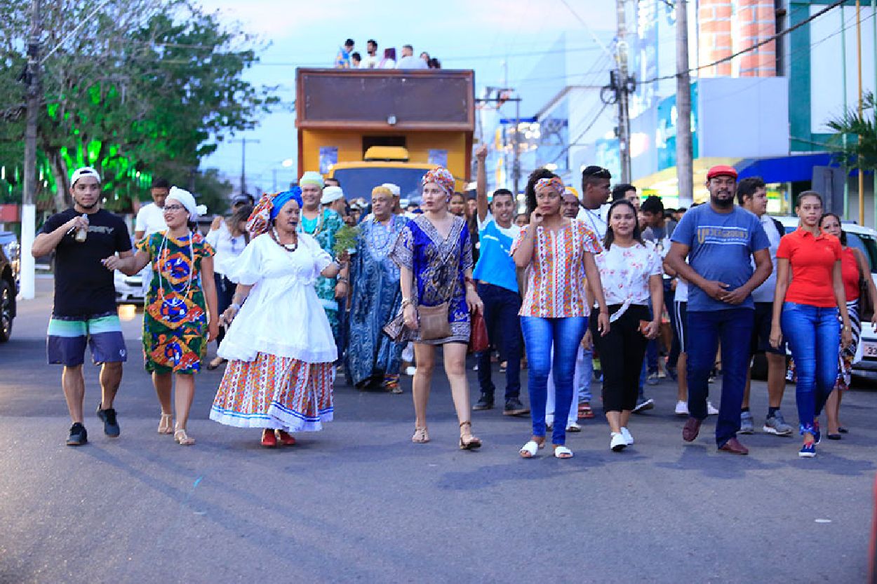 Participantes percorreram as principais ruas do Centro de Macapá durante a Caminhada Zumbi dos Palmares