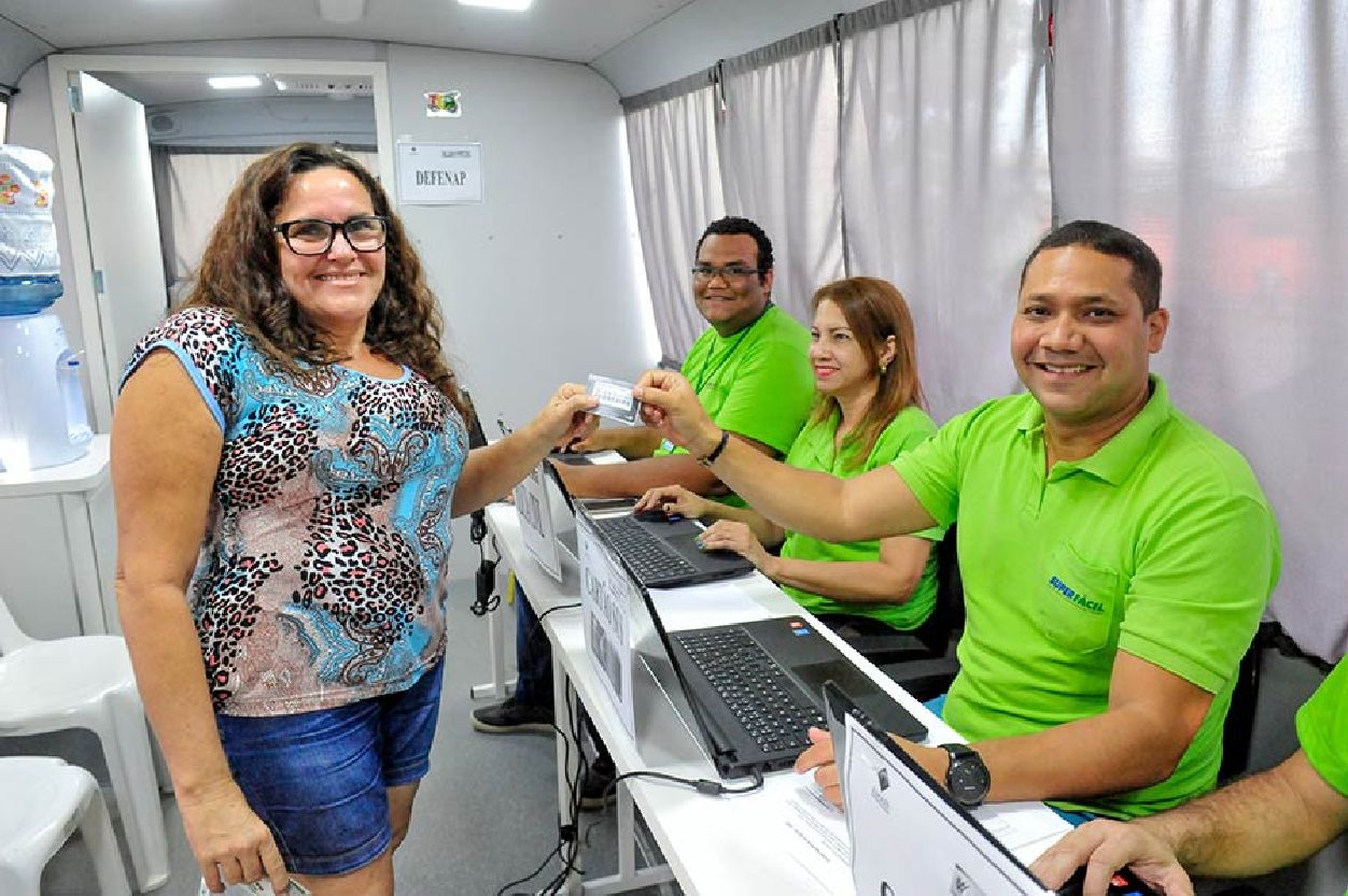 Auricelia Ximendes não teve dificuldade para retirar a segunda via do Cartão do SUS