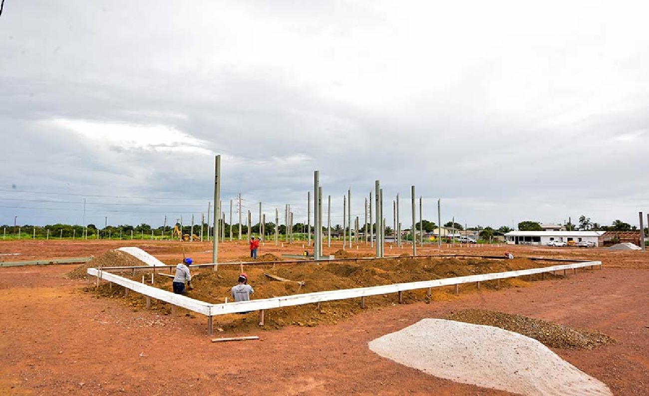 Primeira etapa da obra consistiu nas fundações da estrutura; a próxima fase será a montagem da estrutura metálica