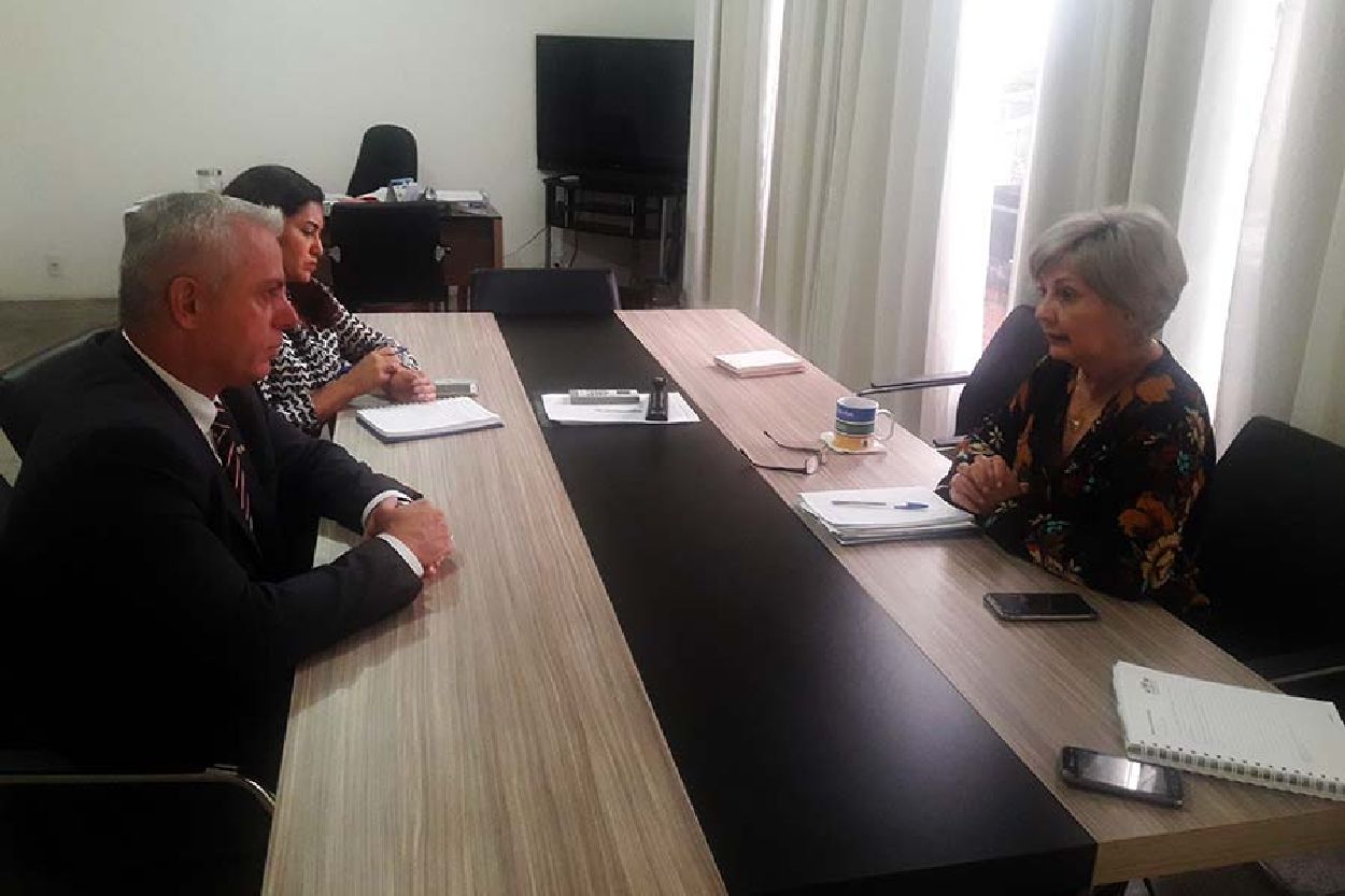 Cônsul Samuel Bouchard e a presidente da Agência Amapá, Tânia Maria, trataram de outros temas relacionados à relação bilateral