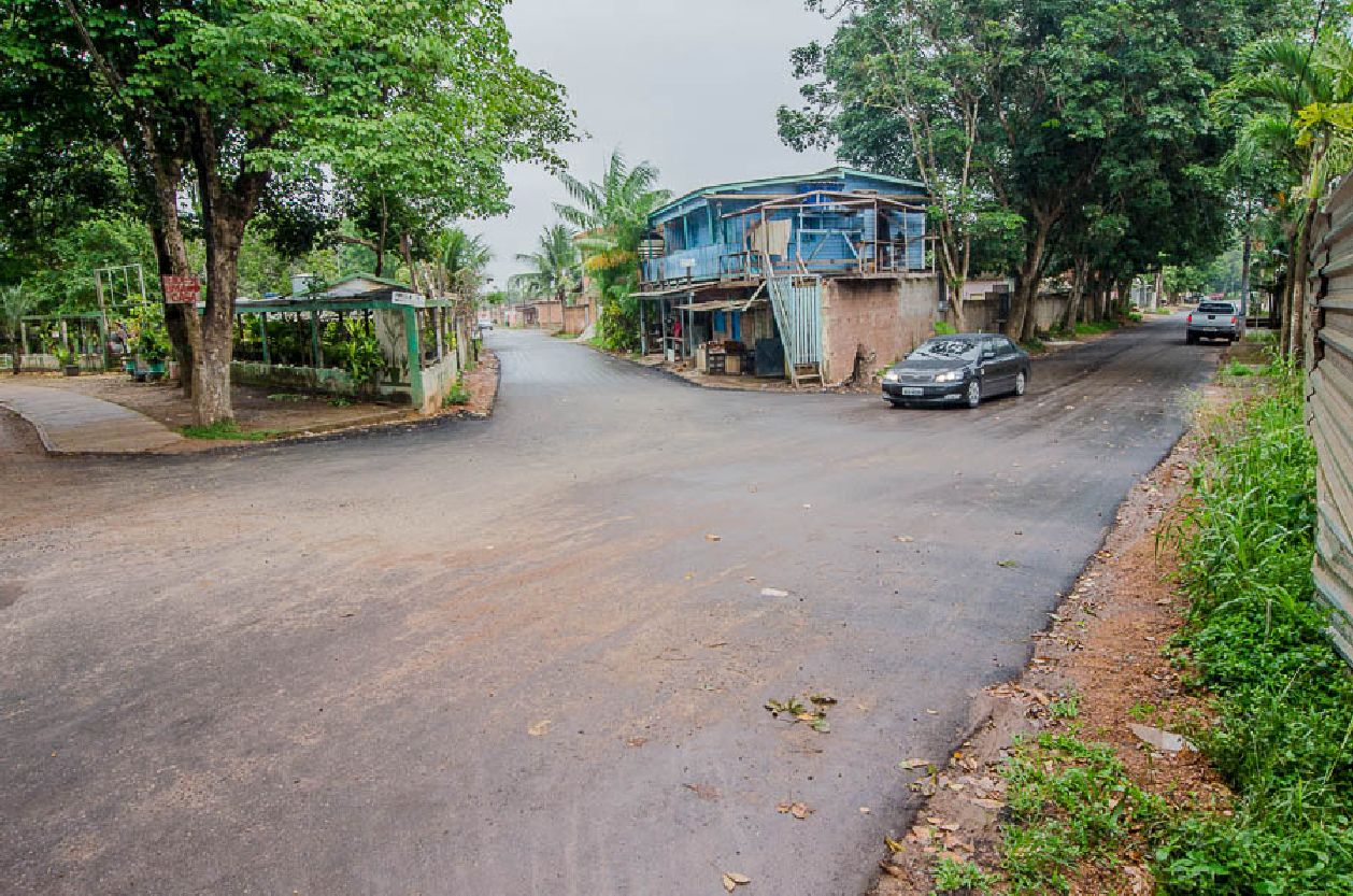 Os dois bairros estão sendo contemplados com 3,2 km de drenagem e pavimentação, incluindo a área do Seringal