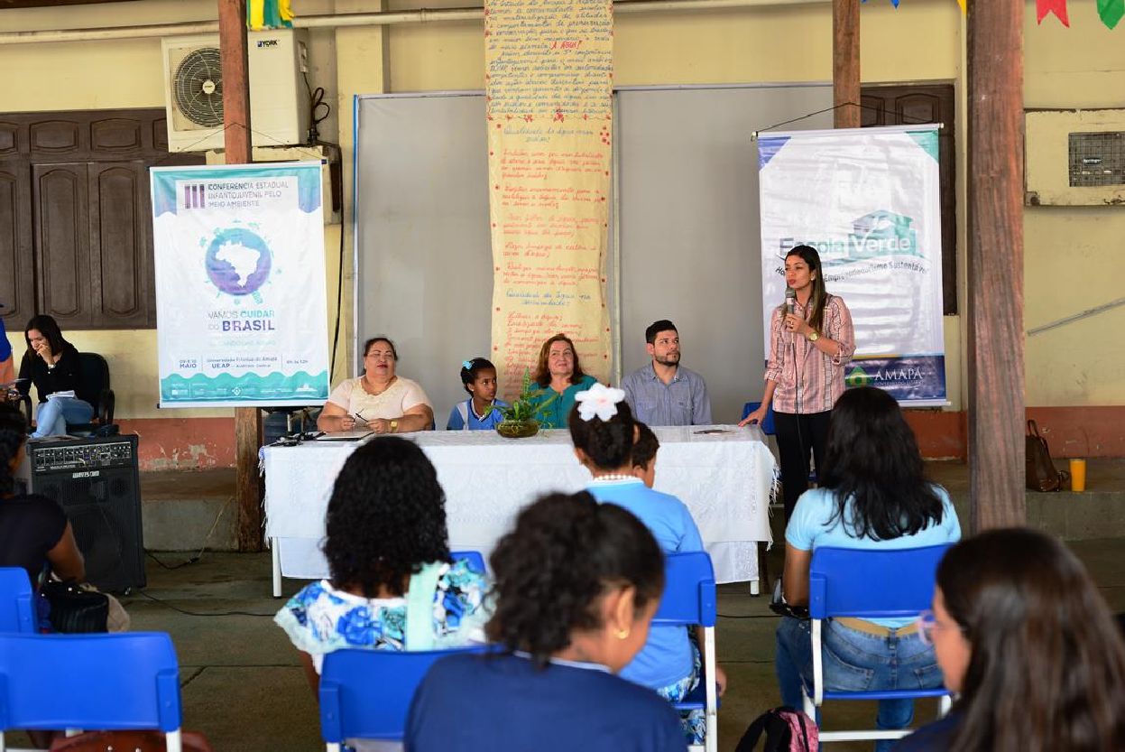 Lançamento da programação ocorreu no estacionamento do prédio administrativo da Secretaria de Educação, nesta segunda-feira, 25