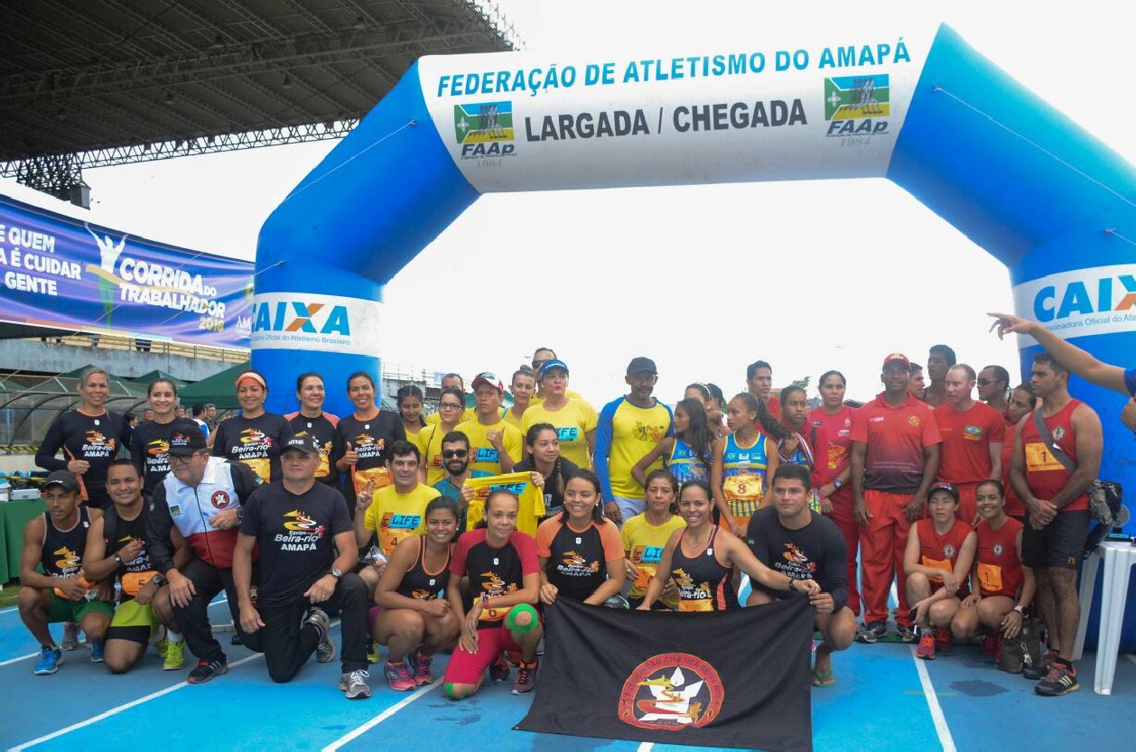 Equipes que conquistaram as primeiras colocações reunidas, após a Corrida do Trabalhador