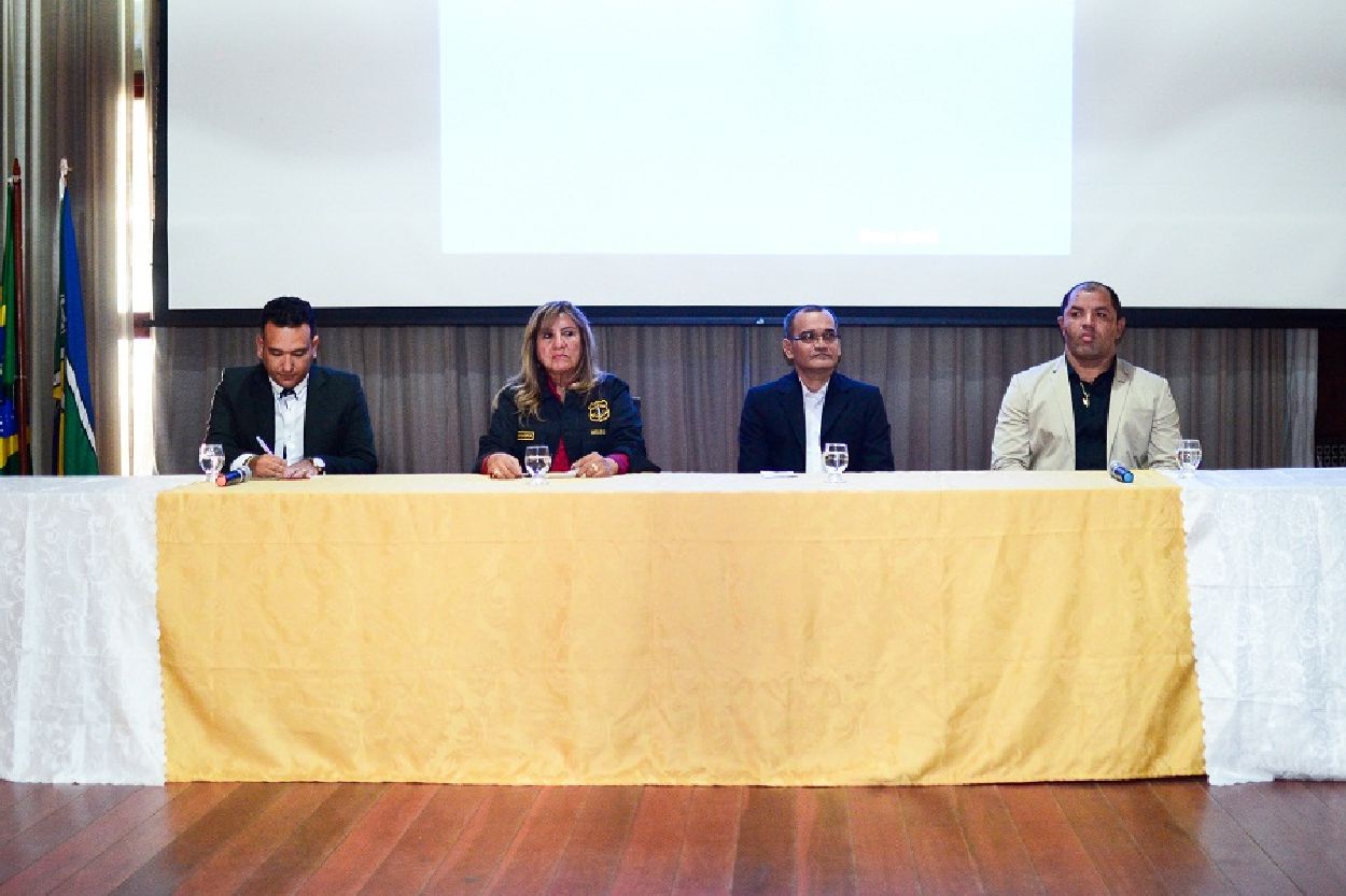 Mesa-redonda ocorreu no auditório do Museu Sacaca nesta terça-feira, 17