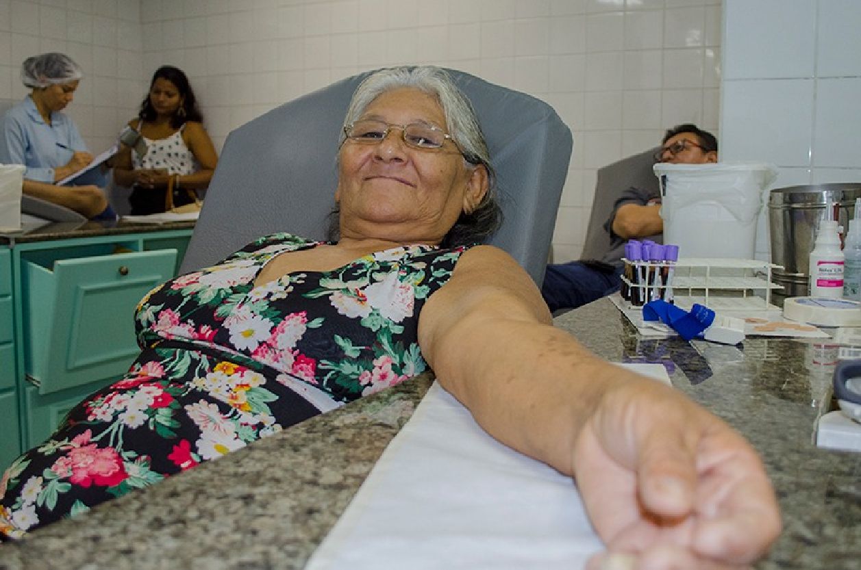 Dona de casa, Maria Zélia, faz doações voluntarias todo mês. Ela é uma das participantes do programa Doa Mulher