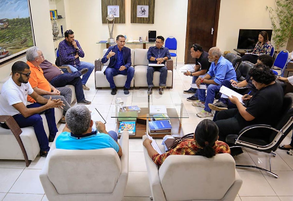 Durante a reunião, Waldez Góes enfatizou que o governo estadual está sempre aberto ao diálogo com as lideranças municipais