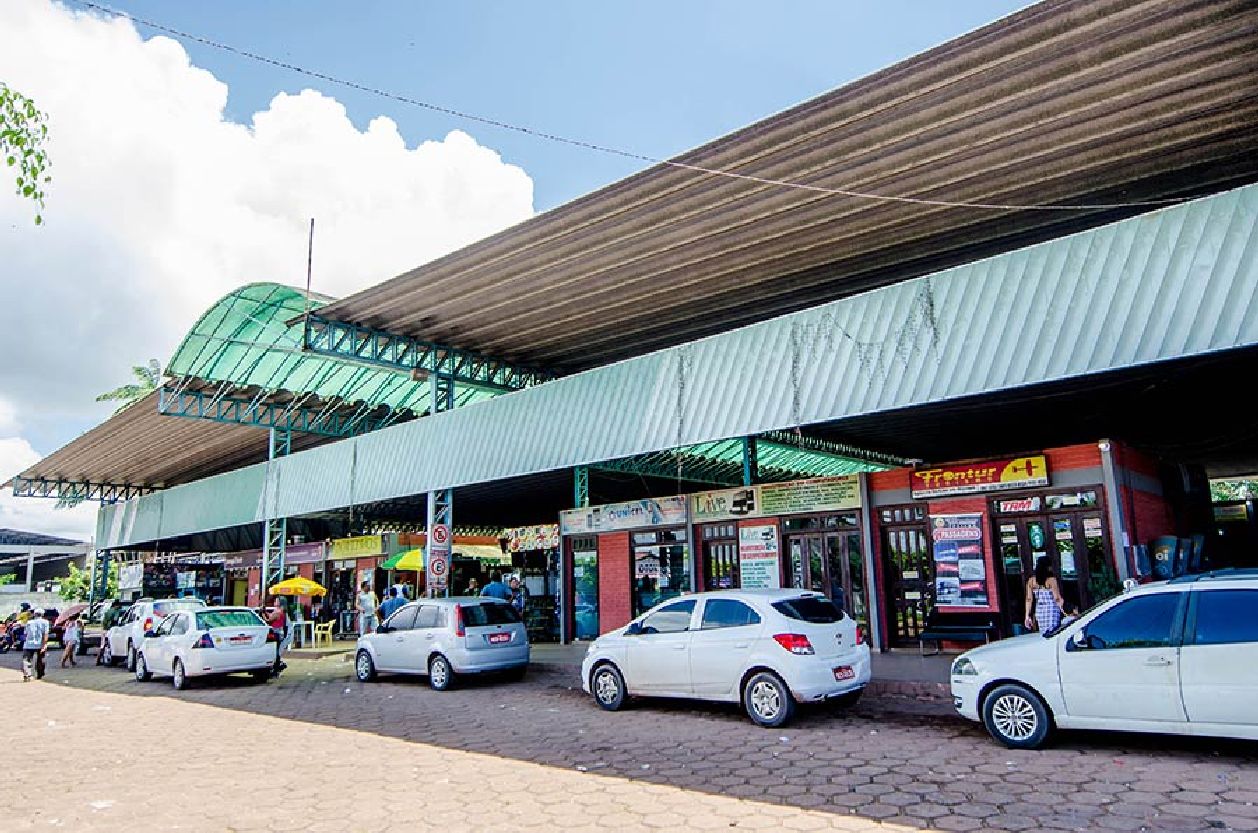 Empresa vencedora terá o direito de explorar os serviços de transporte intermunicipal e os espaços comerciais do Terminal Rodoviário
