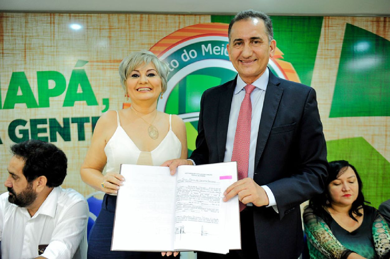 Tânia Miranda foi empossada na manhã desta segunda-feira, pelo governador Waldez Góes