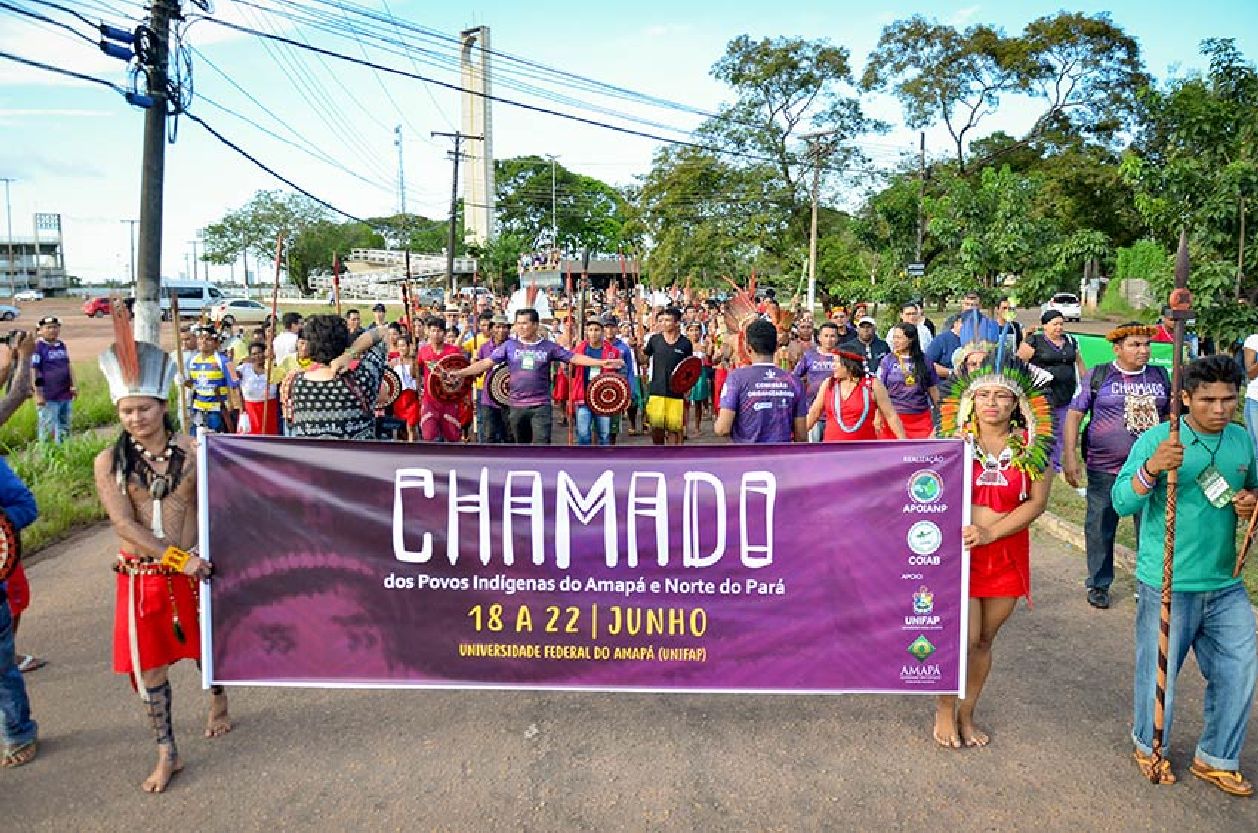 Indígenas saíram em caminhada do Monumento Marco Zero do Equador até a Universidade Federal do Amapá (Unifap)