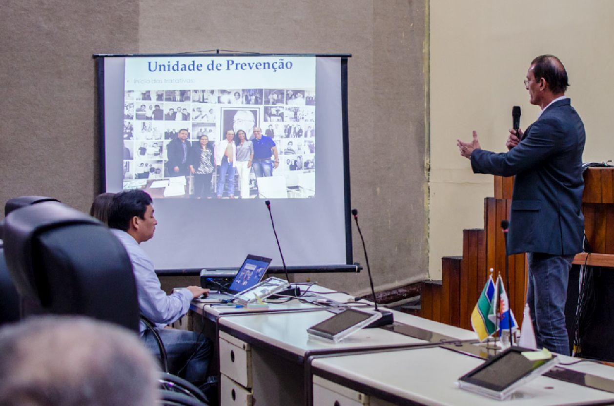 Secretário de Estado da Saúde, Gastão Clandrini, durante apresentação na Alap