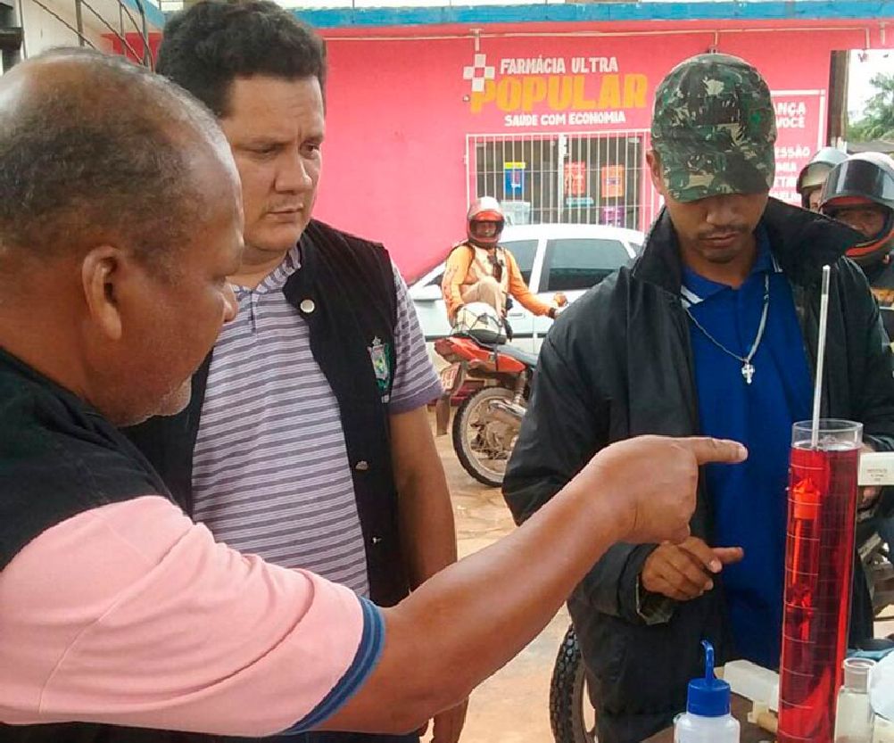 Fiscais flagraram irregularidades no funcionamento de três postos de combustíveis em Santana