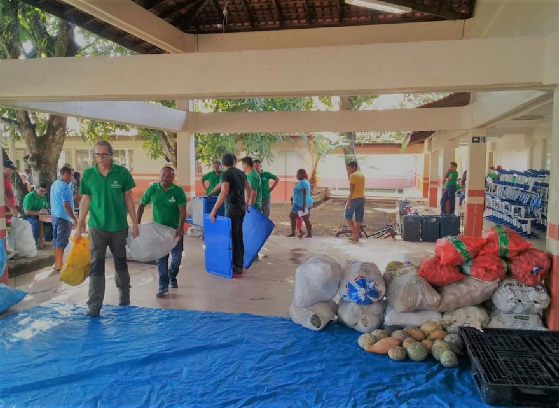 Comercialização aconteceu no Projeto Minha Gente, na zona norte; alimentos serão distribuídos a 26 entidades filantrópicas