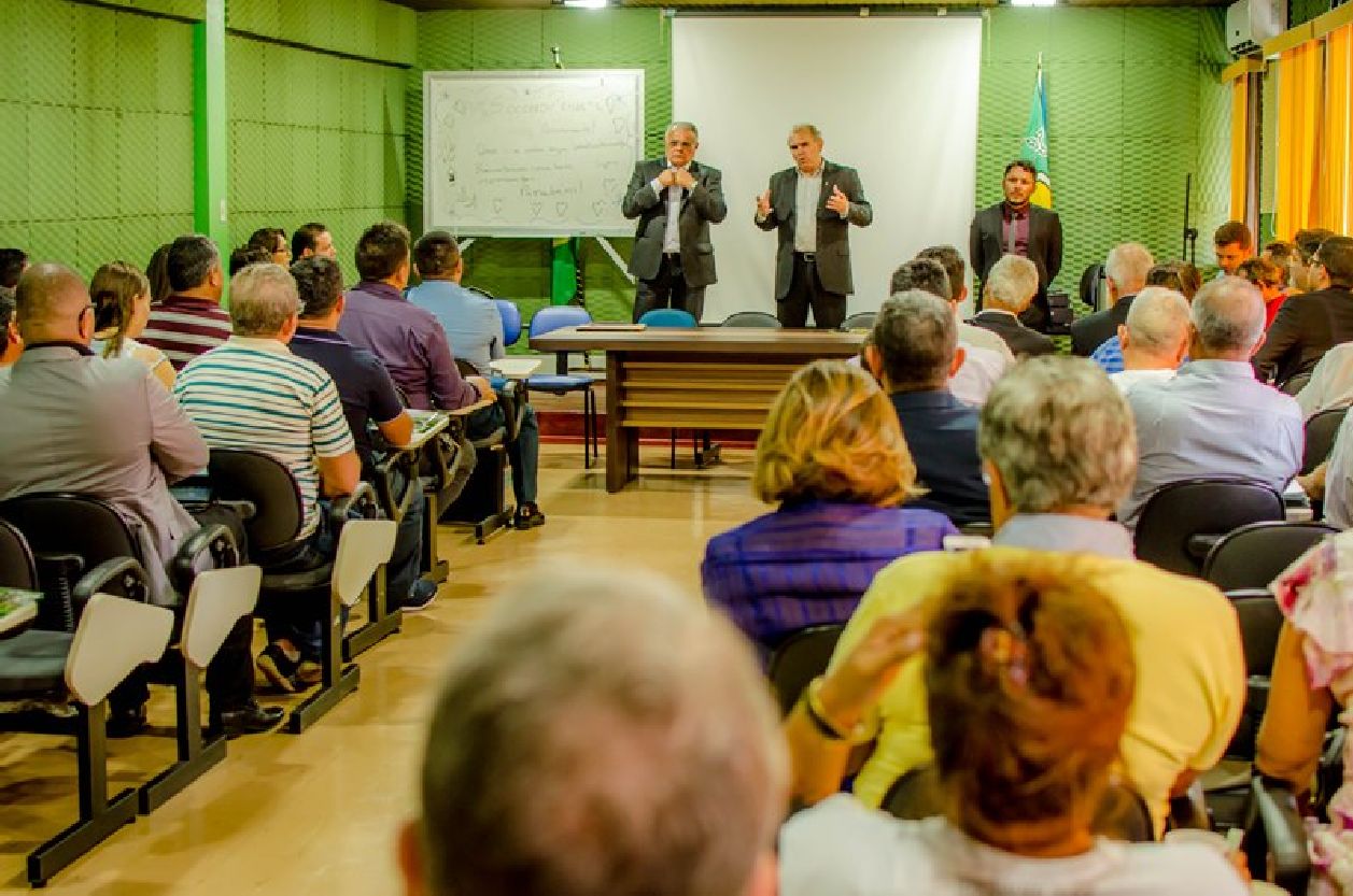 A reunião aconteceu no auditório da Secretaria de Estado do Planejamento (Seplan), na zona central da capital amapaense.
