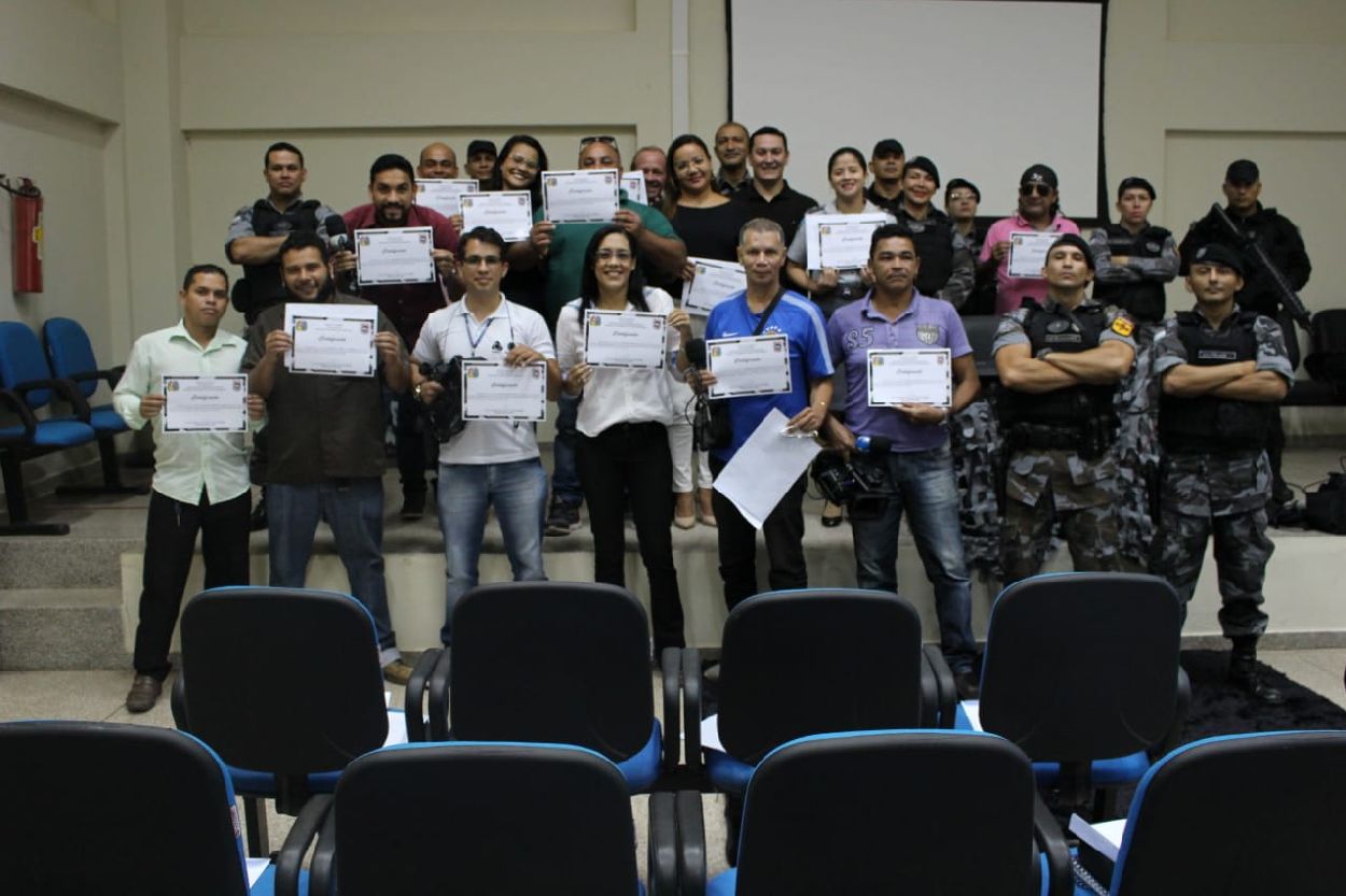 Ao final da palestra, os profissionais receberam um certificado de participação