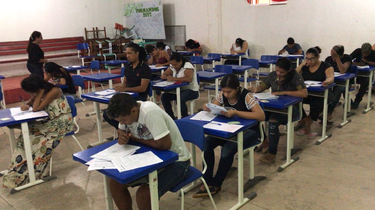 Composto de 40 questões de múltipla escolha e uma redação, o exame ocorreu no domingo, 27