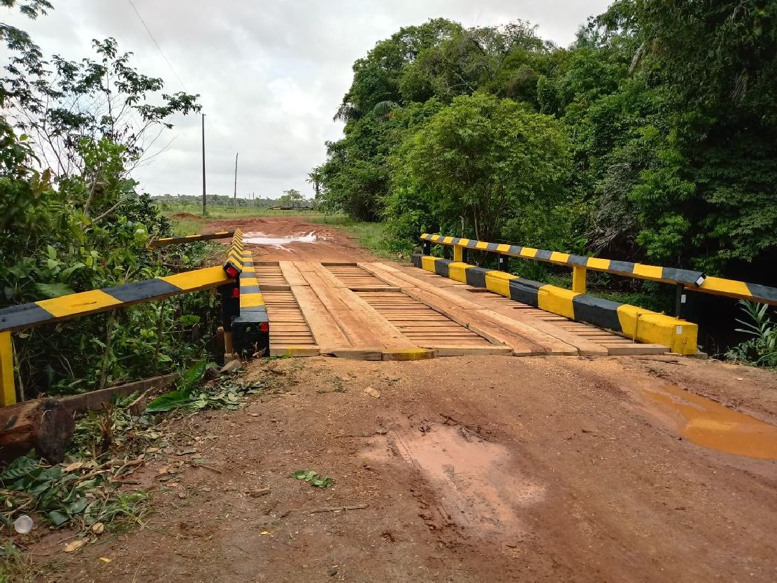 Entre as pontes reformadas no município de Calçoene está a do Igarapé Cuatá que dá acesso ao ramal do Goiabal.