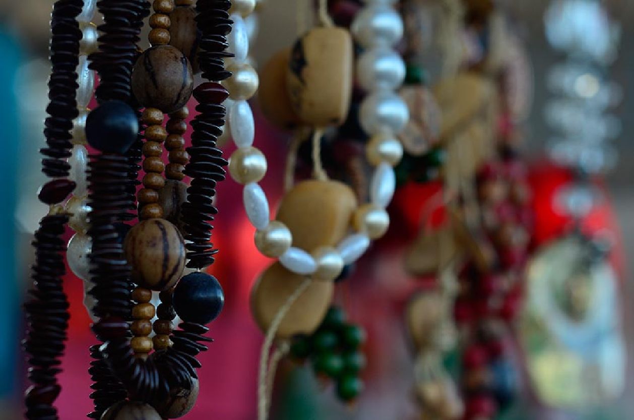 Público vai poder adquirir peças do artesanato local, além de outros produtos colocados à venda e programação cultural