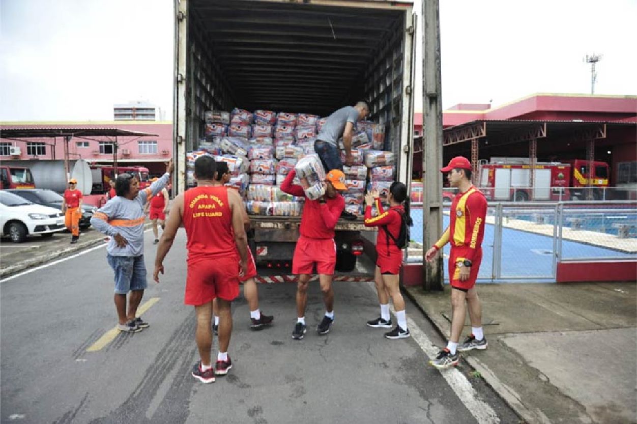 Ajuda humanitária chegou nesta terça-feira ao Quartel do Corpo de Bombeiros Militar do Amapá