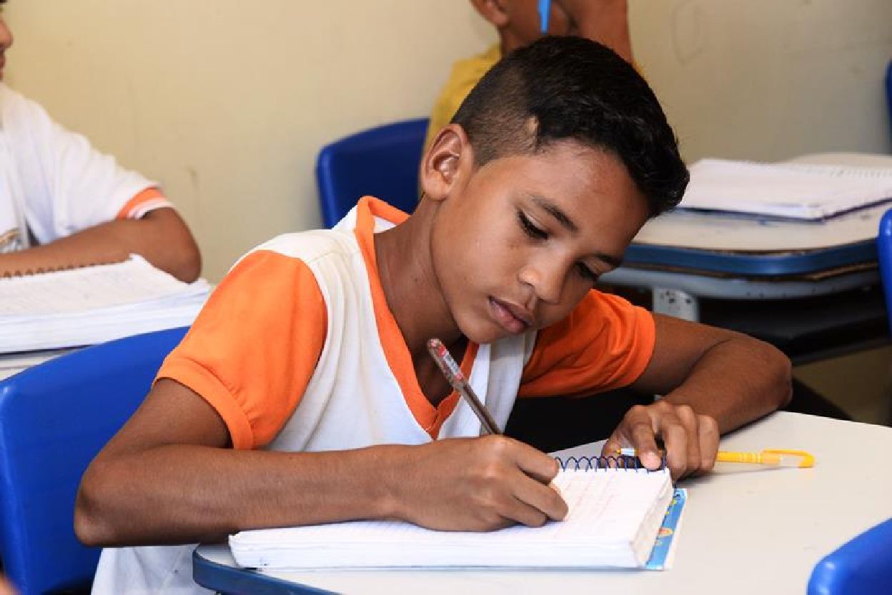 Base Nacional Comum define os conhecimentos essenciais que todos os estudantes da educação básica têm o direito de aprender