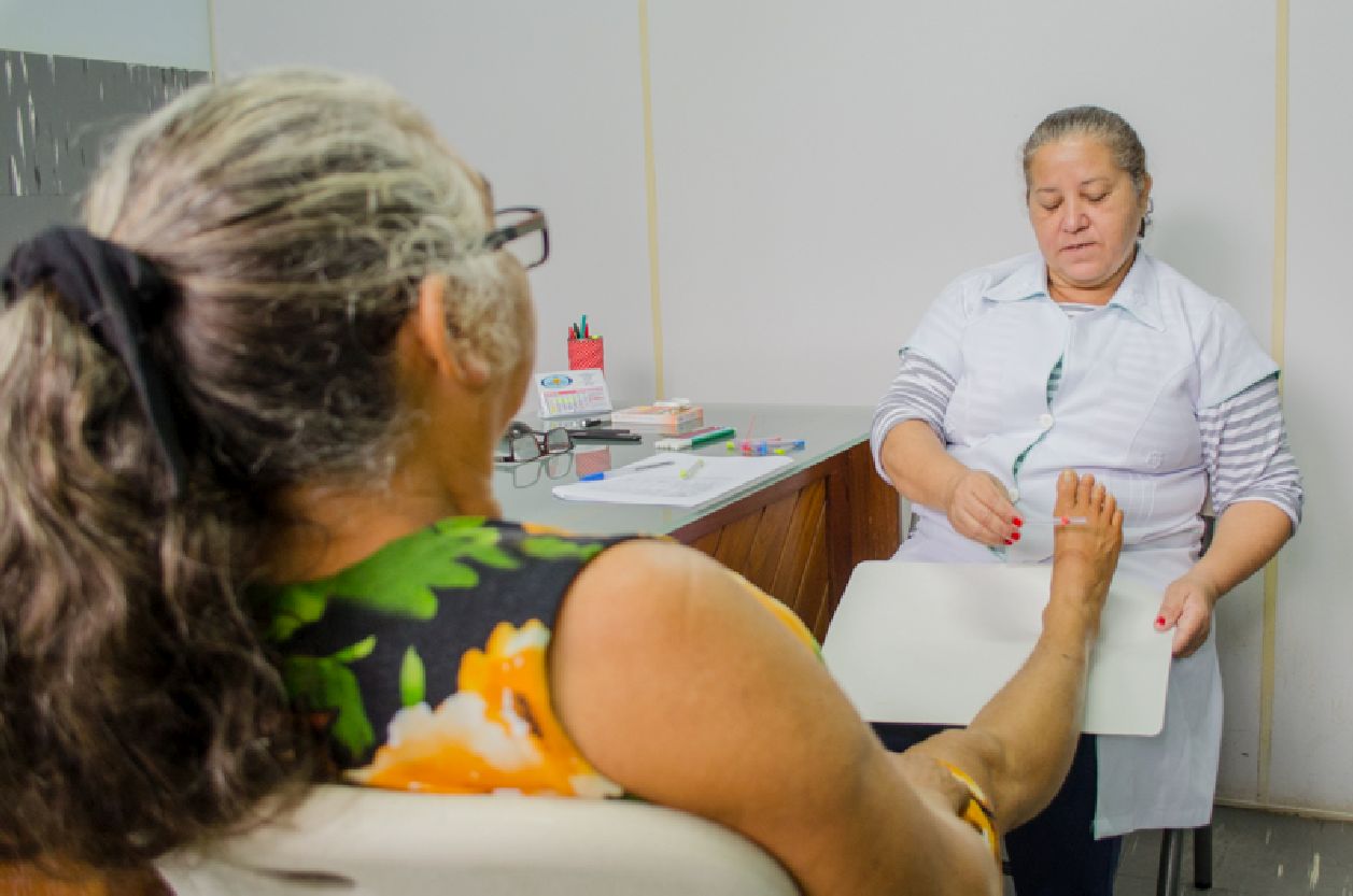 Testes de sensibilidade ajudam a diagnosticar a hanseníase, que, entre outros sintomas, provoca dormência na pele