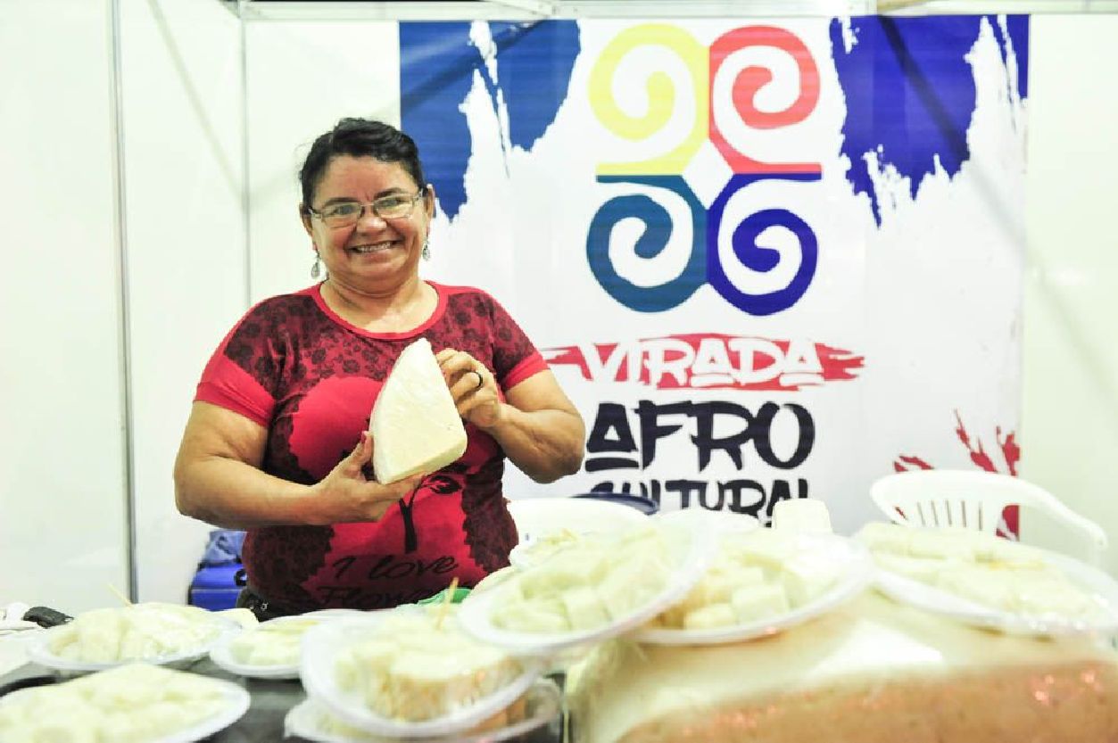 O público contou com vendas de artesanato, bijuterias, roupas, objetos decorativos, louças feitas de argila, além de outros produtos como alimentos e hospedagem.