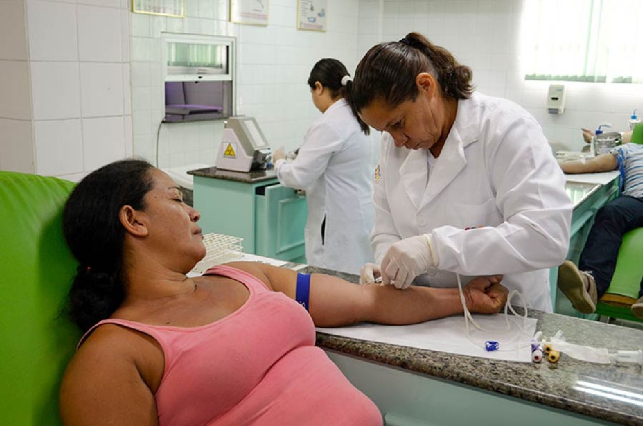 Doadores passam por um rigoroso processo de triagem antes da coleta de sangue
