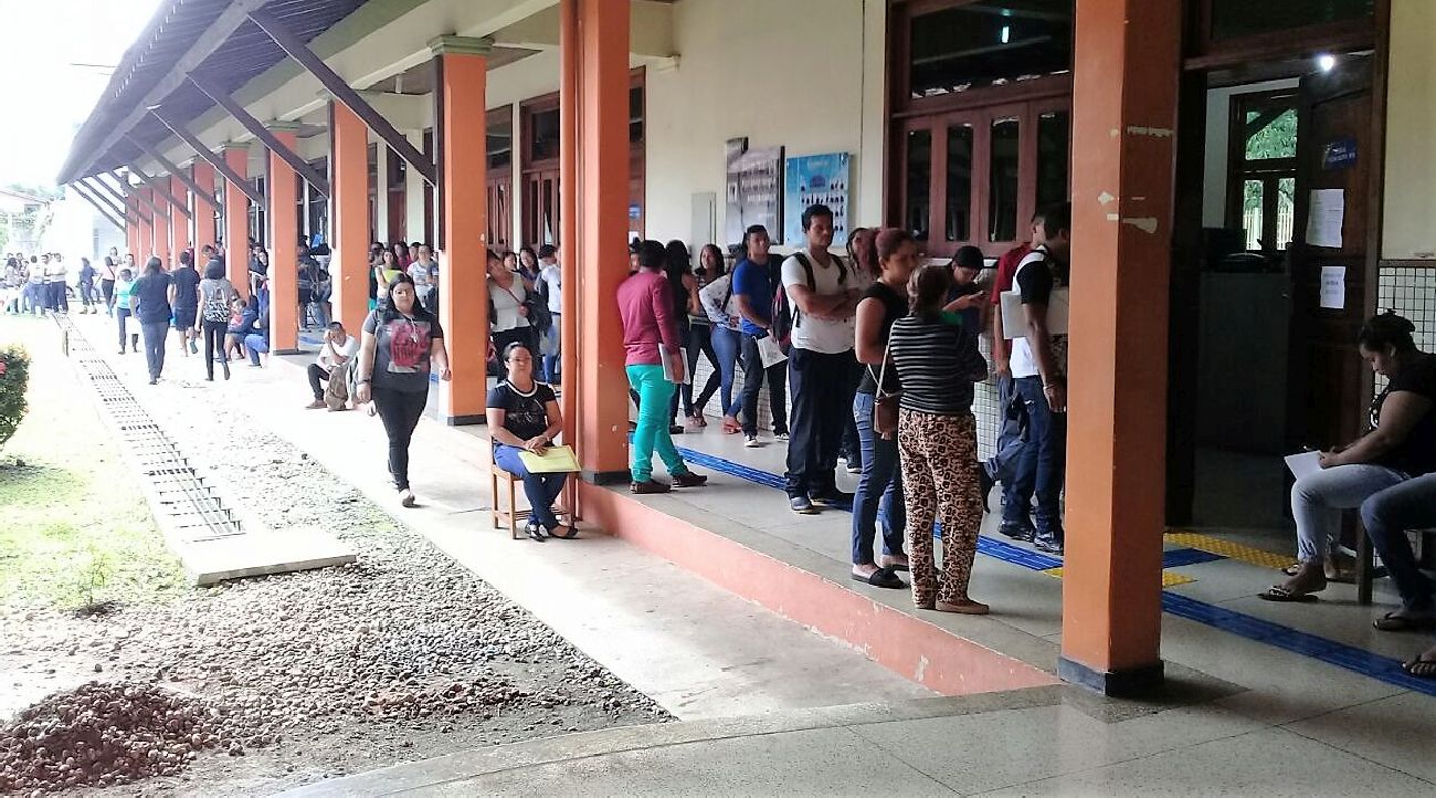 A procura foi tão grande nas primeiras horas do dia que, parte dos candidatos tiveram que ser transferidos para outro local no Campus I