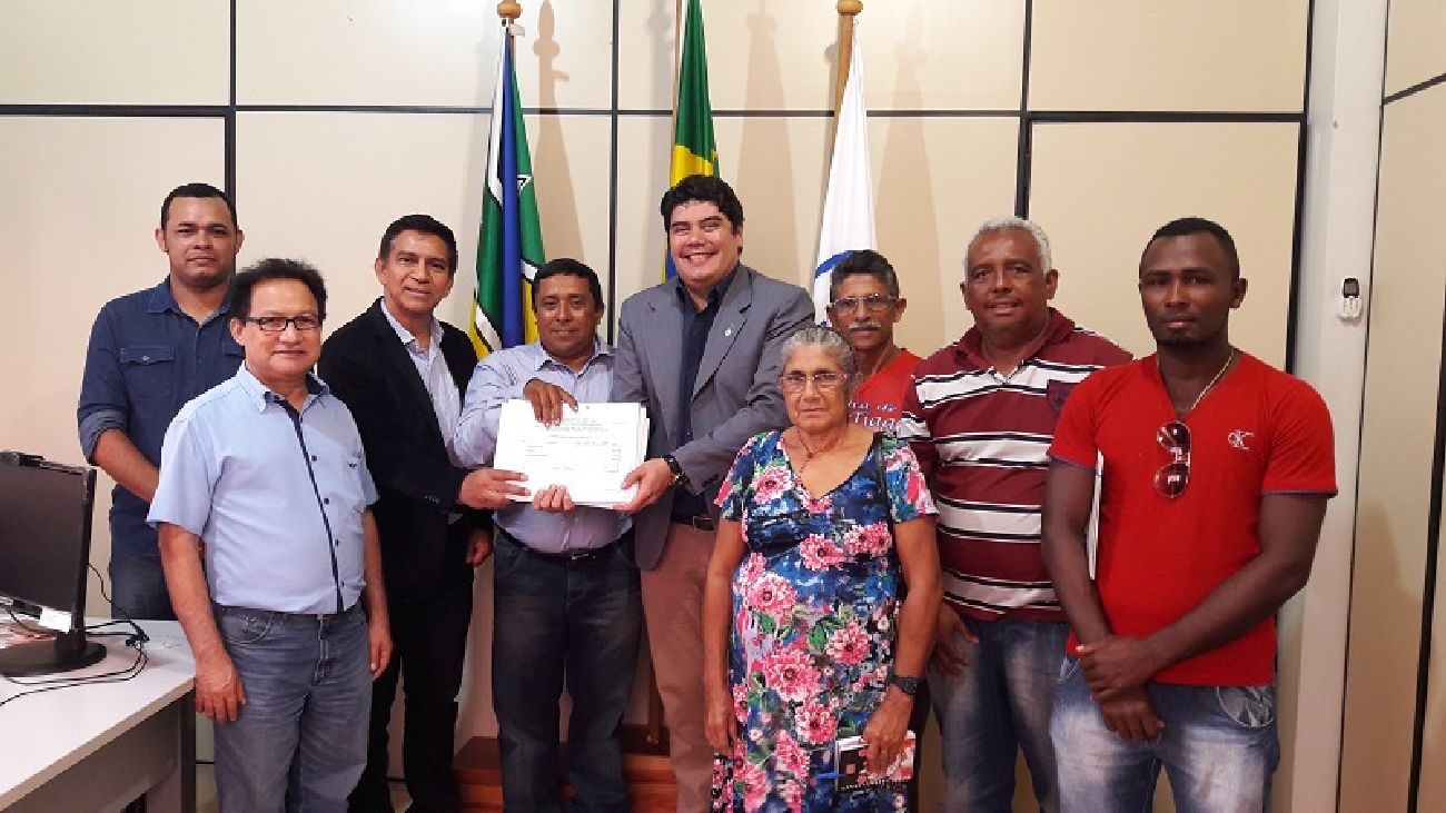 Representantes das comunidades de Mazagão Velho, Carvão e Conceição do Maracá, participaram do evento de assinatura