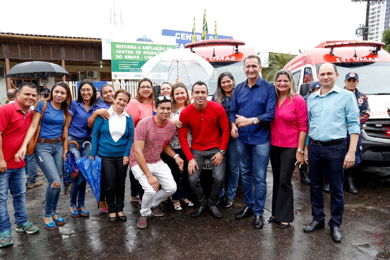 Durante a solenidade, o governador Waldez Góes agradeceu o empenho dos servidores no atendimento aos usuários do Creap