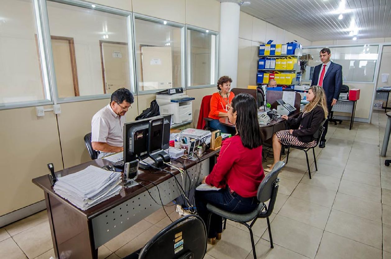 PGE destinou uma sala para atender os contribuintes inscritos na dívida ativa e que precisam negociar débitos com o ICMS