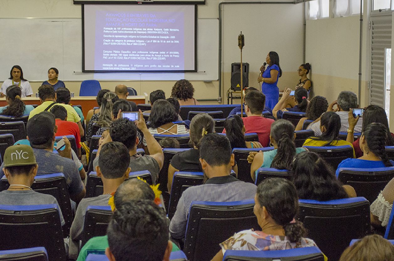 Professora Eclemilda apresenta os avanços na educação escolar indígena promovidos pelo Governo do Amapá