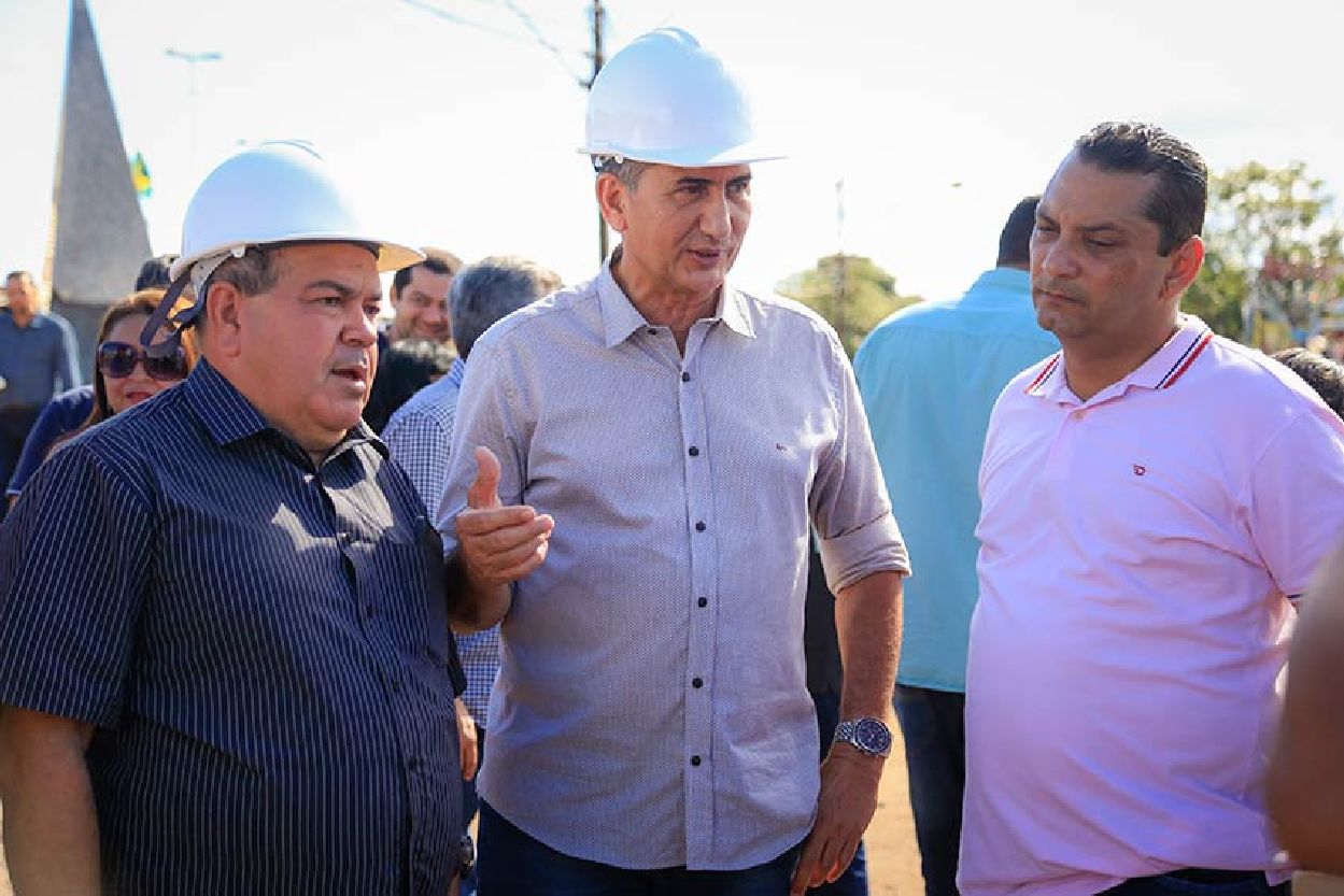 Governador Waldez Góes destacou que o trabalho de recuperação de vias complementa o Plano de Mobilidade Urbana de Santana