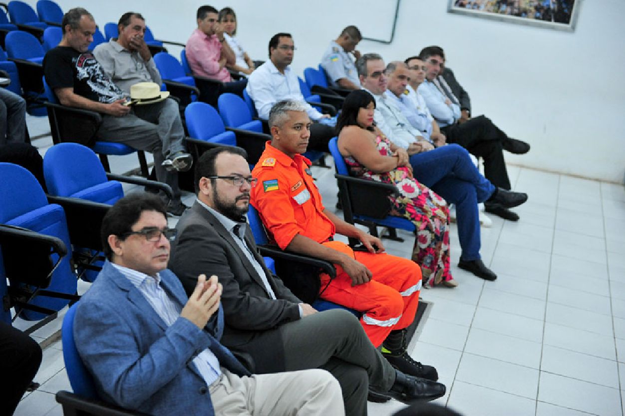 Evento reuniu autoridades e familiares de vítimas e sobreviventes para debater sobre a importância da segurança da navegação
