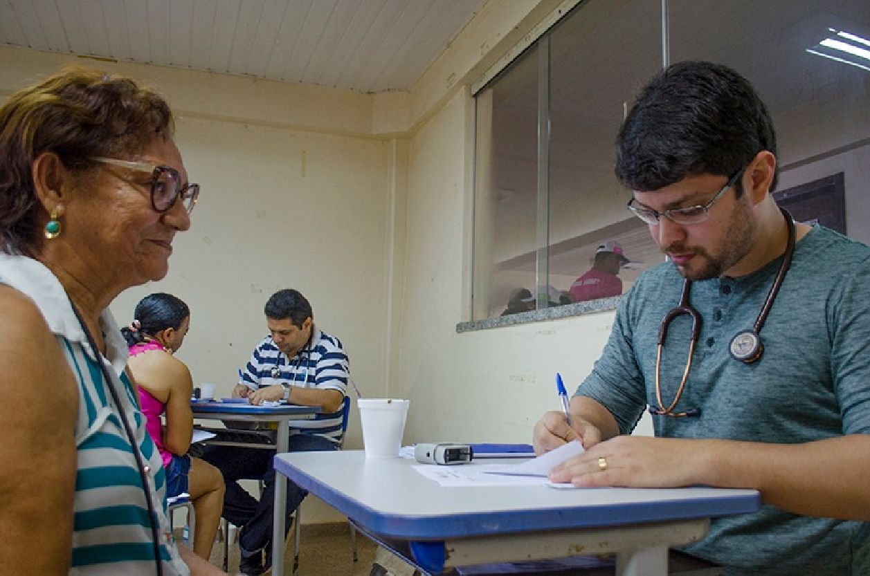 Oito médicos, além de outros profissionais cedidos pela Sesa, estão responsáveis pelos atendimentos de saúde
