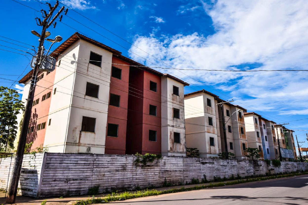 A empresa vencedora da licitação terá um ano para construir 160 unidades