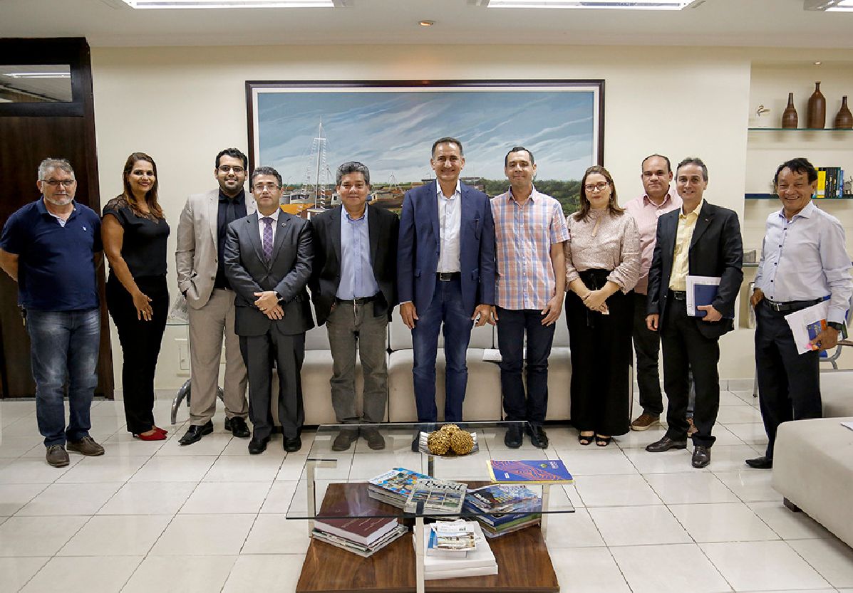 A equipe de governo está em diálogo permanente com os sindicalistas para que as soluções sejam dadas de forma segura e tranquila.