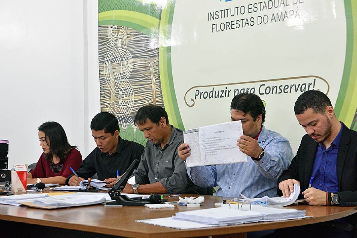 Nove empresas participaram da licitação para a exploração de áreas dentro da Floresta Estadual do Amapá (Flota)
