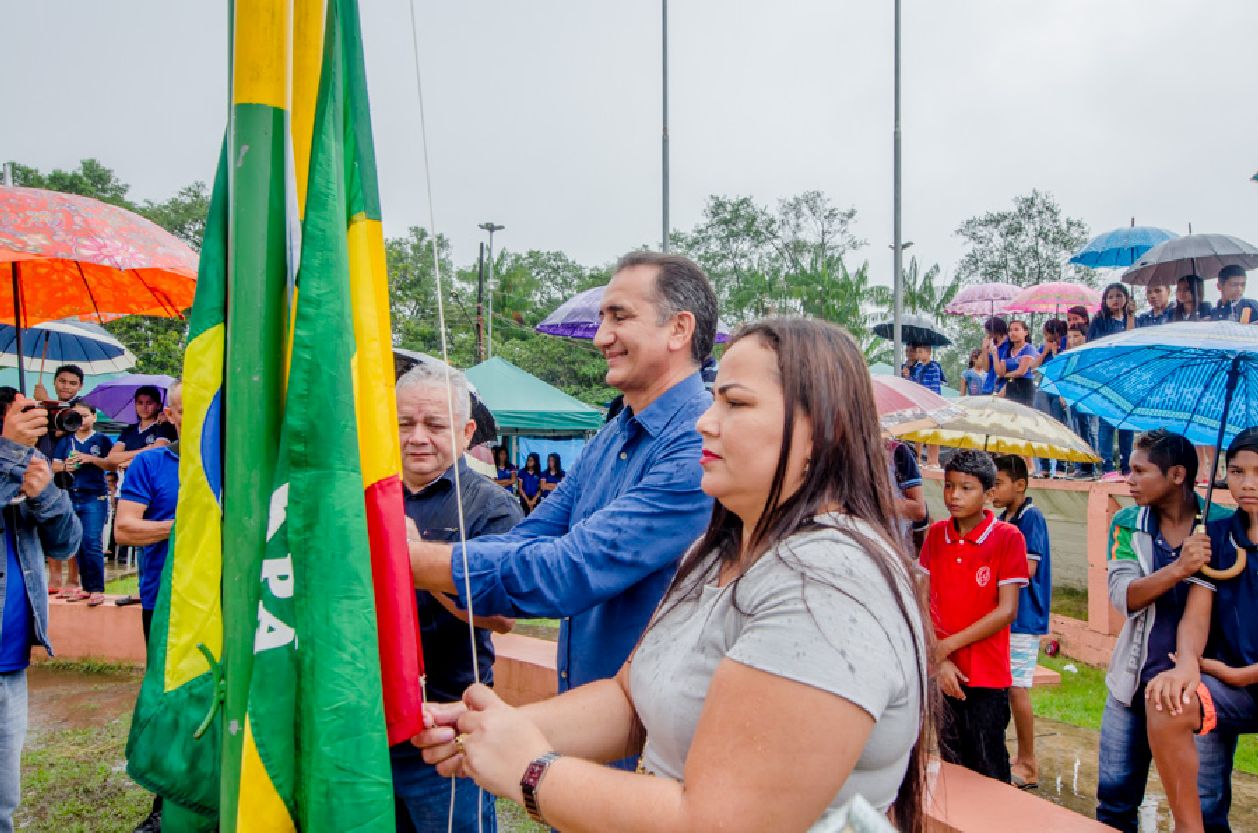 Governador Waldez Góes também participou de uma programação cultural na Praça Cabralzinho, em homenagem ao herói nacional