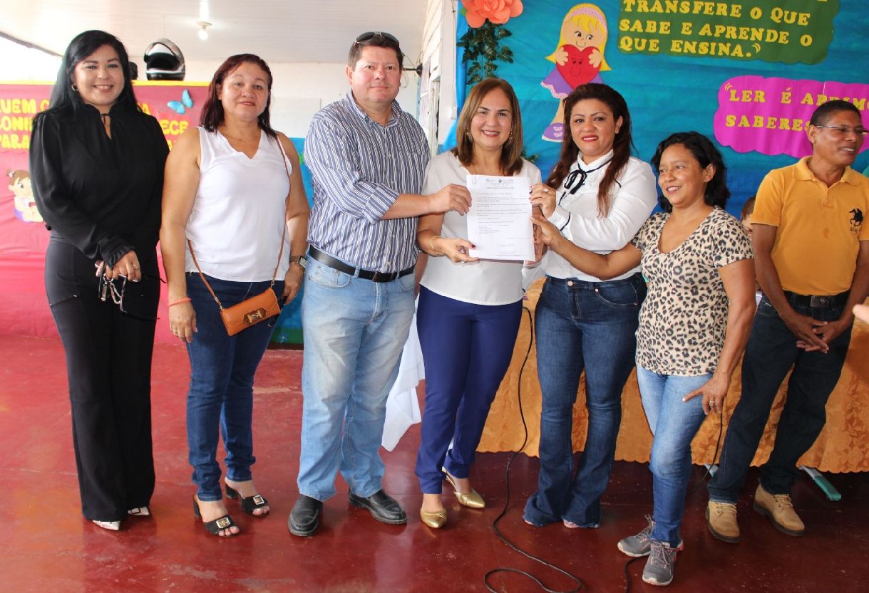 Ordem de serviço para o início das obras na Escola Foz do Rio Matapi, em Santana, foi entregue nesta sexta-feira