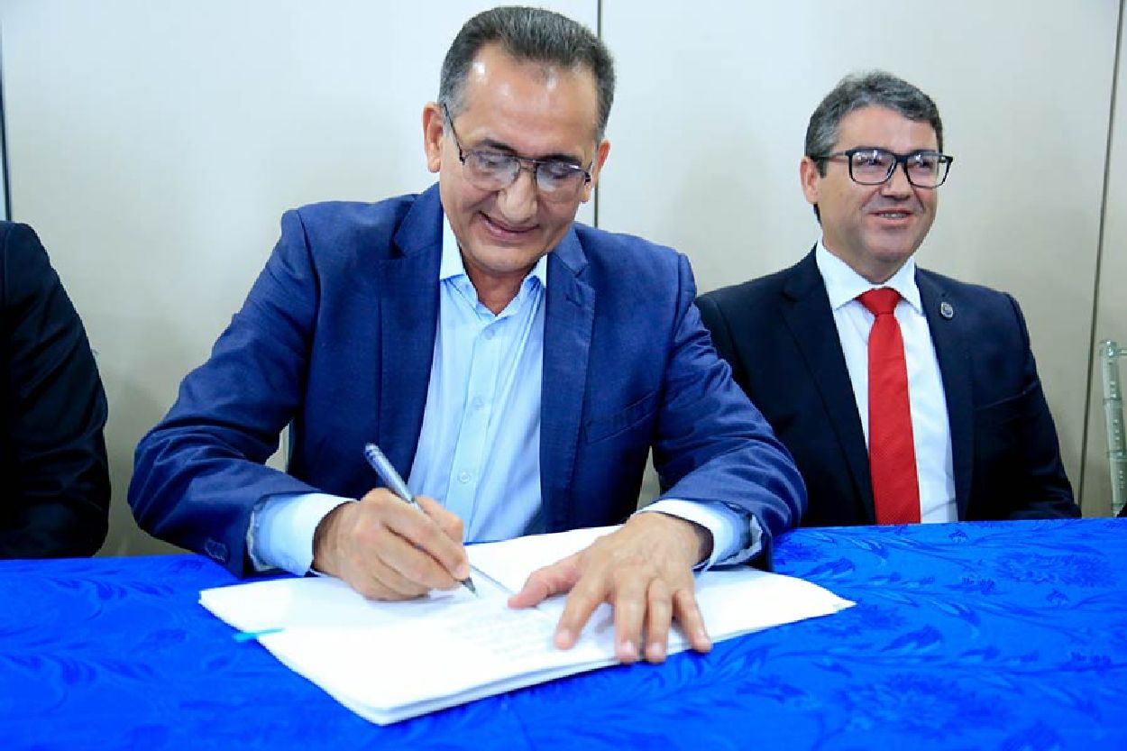 Governador Waldez Góes assinou o lançamento do edital do concurso público para a Procuradoria-Geral do Estado