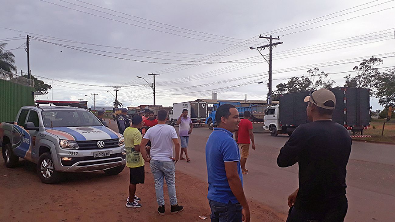 Equipes do BPRE controlaram o fluxo de veículos durante o protesto, que ocorreu de forma pacífica