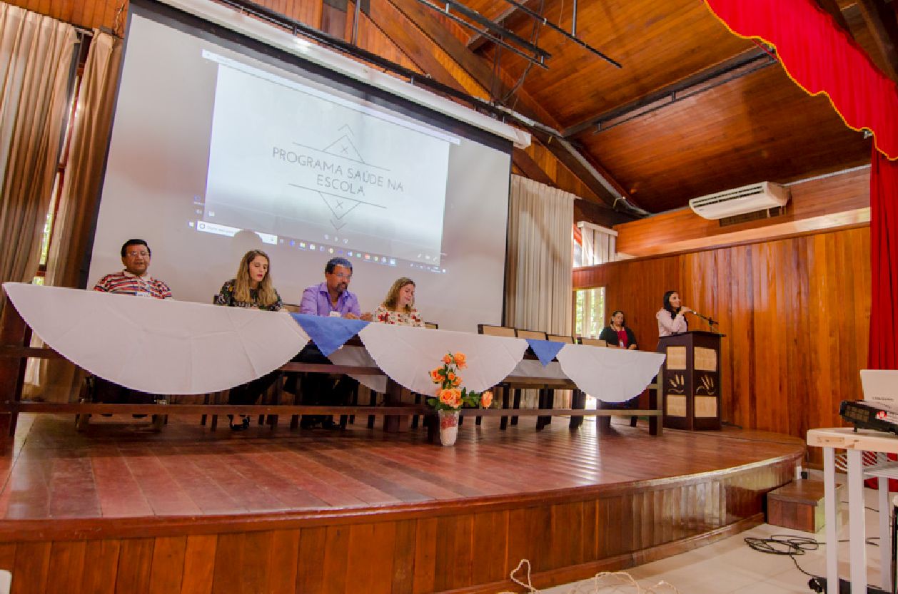 Profissionais de diversas áreas discutem medidas de fortalecimento das políticas de saúde voltadas às crianças e adolescentes