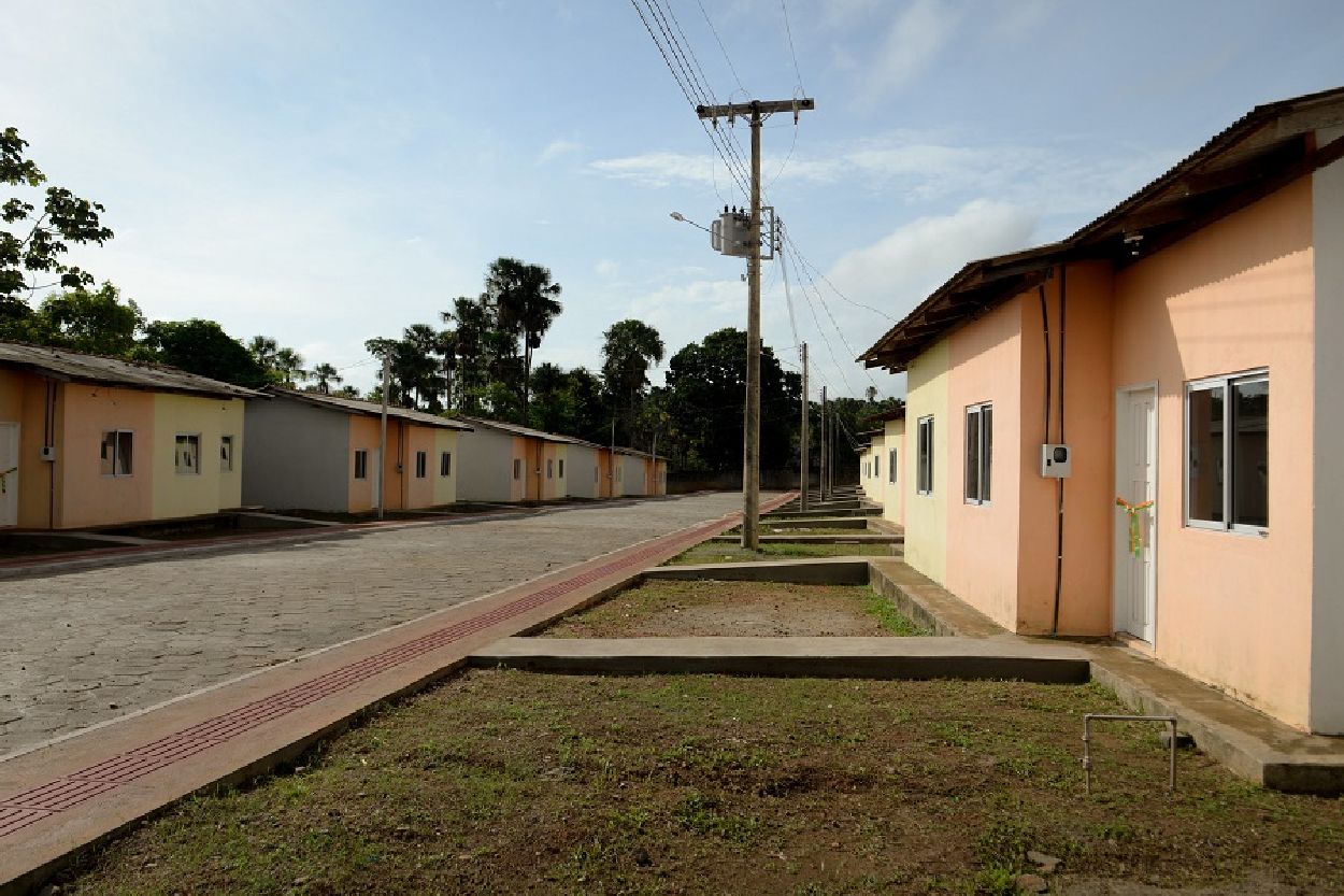 As obras do conjunto foram executadas pelo Programa de Aceleração do Crescimento (PAC) do Governo Federal, com contrapartida do Governo do Estado do Amapá e da Prefeitura Municipal de Santana