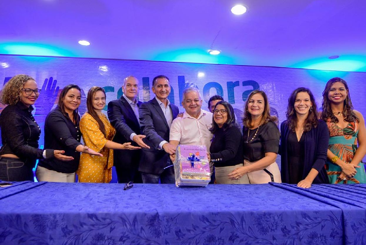 Cerimônia marcou início da distribuição dos kits didáticos, que começará por escolas de Macapá e Santana